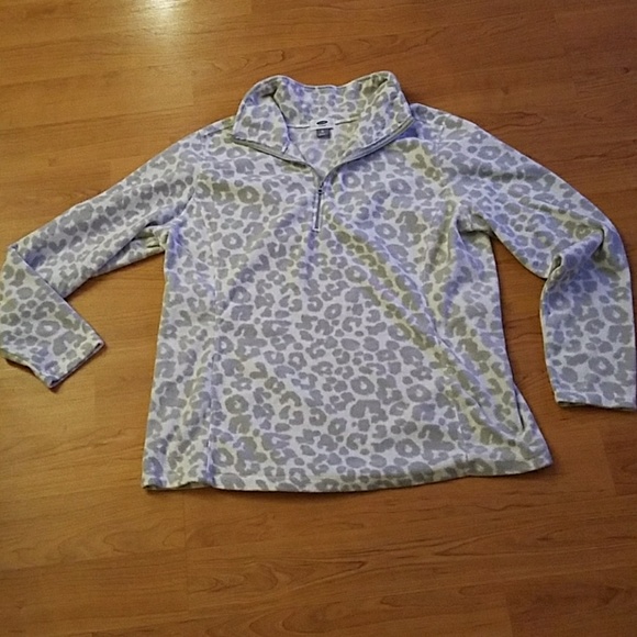Old Navy Tops - Fleece Leopard print pullover